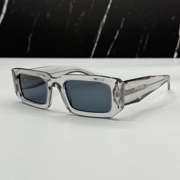 NEW SPR 06Y 12R09T PRADA PR06YS 12R09T UNISEX SQUARE SUNGLASSES PR 06YS GREY - Picture 1 of 12